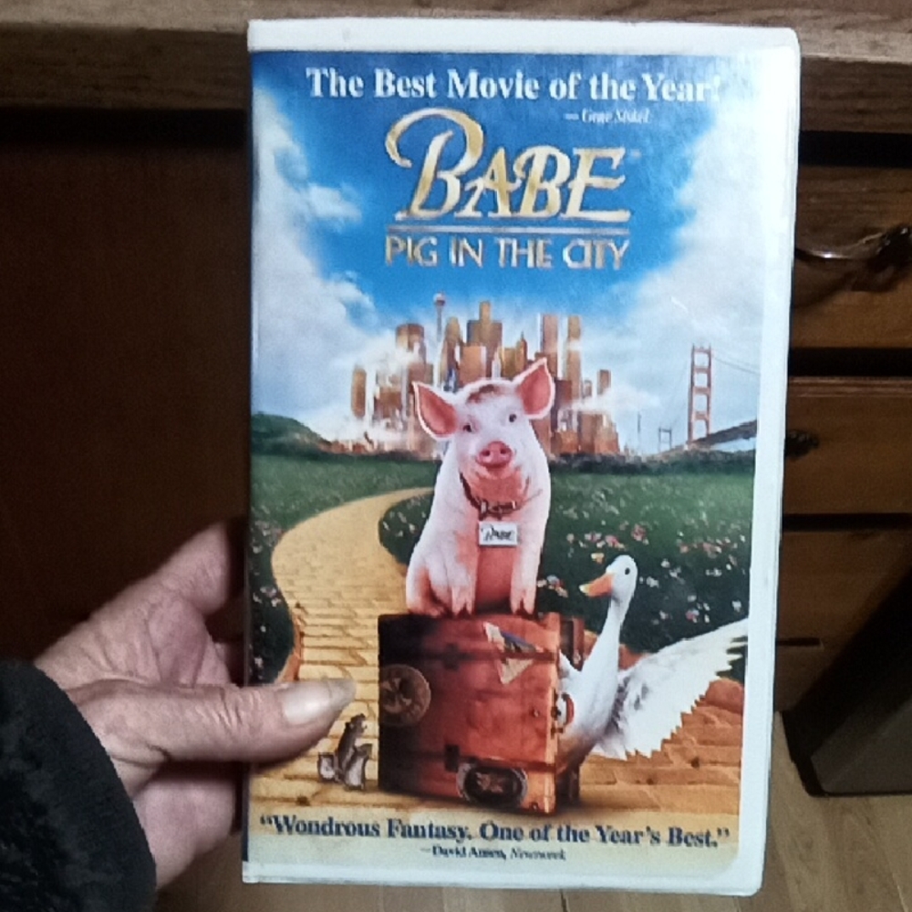 Babe: Pig in the City VHS